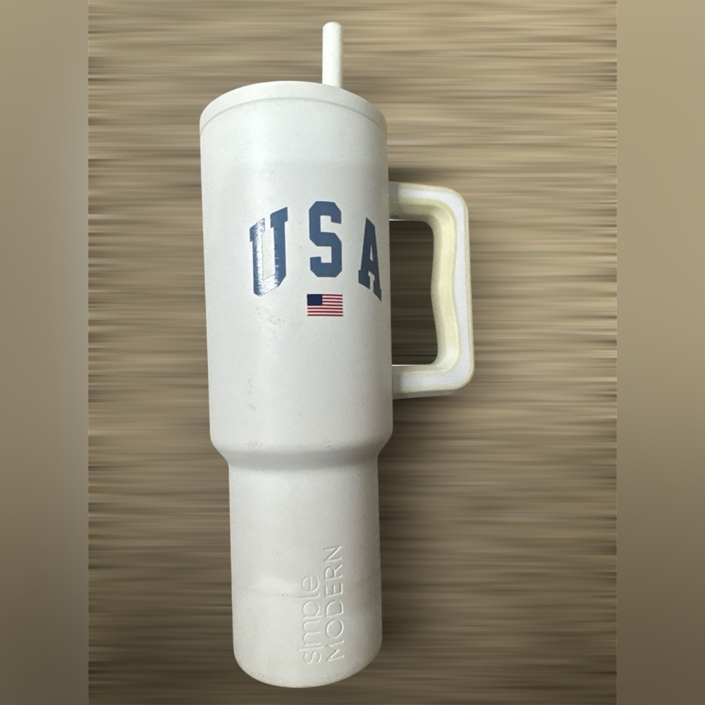 White simple Modern 40oz USA Tumbler